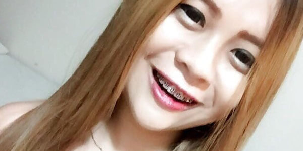สาวสวยน่าเย็ดโชว์รอยสัก
